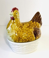 Belo, Henne auf Nest Keramik