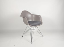 Vitra Charles Eames DAR
