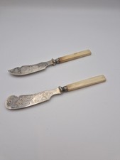 Altes Butter- und Käsemesser mit Horngriff Länge ca. 19,5cm