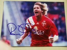 BERND SCHUSTER - FUSSBALL LEGENDE - 13 X 18 cm Foto mit Original Autogramm -