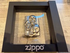 Zippo "Three Skulls" Limited Edition im Rahmen