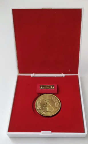 Ansteck ehrenmedaille zum 40 - ansteck-/ehrenmedaille,