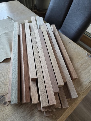 Stück holzleisten - 25,