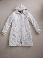 Schöner langer weißer Stepp