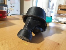 Abdeckkappe STAHLHELM MIT GAS-MASKE Schutzkappe Anhängerkupplung Schutz 