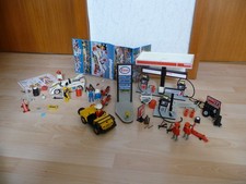 Konvolut Playmobil Esso Tankstelle 3434 und Racing Team mit Rennwagen 3520