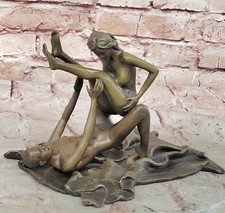 Fliegende Teppich Highly Erotik Hautfarben Sexual Messingskulptur Hot Guss Figur