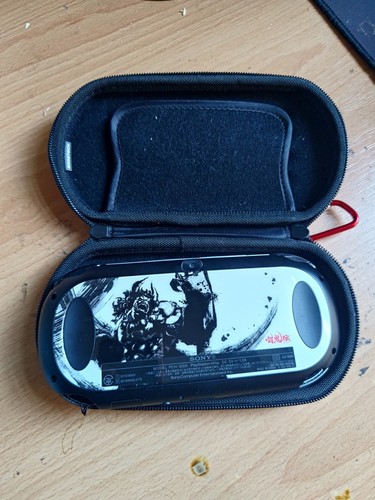 Psvita oled 1000 toukiden - oled,