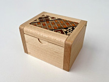 Karakuri Box: Fake Box, japanische Trickkiste, Puzzlebox, NEUWERTIG