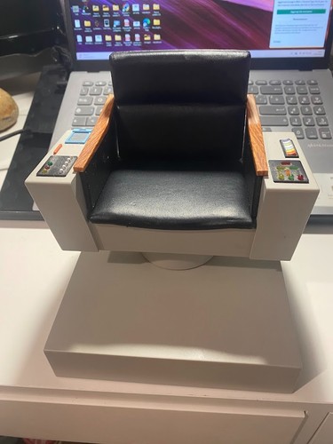 Star trek tos - star, chair