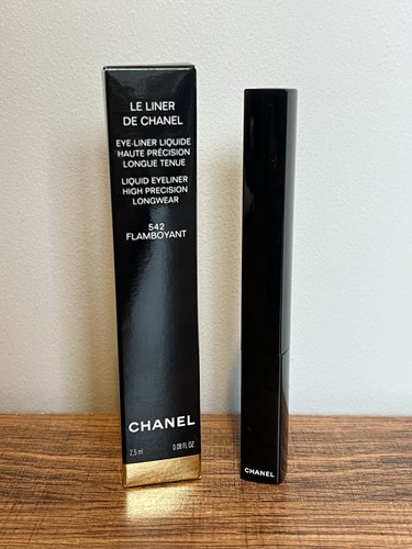 Chanel liner liquid - le,