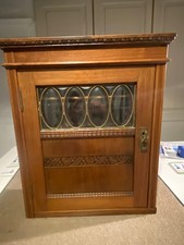 Antike Wandvitrine Nussbaum