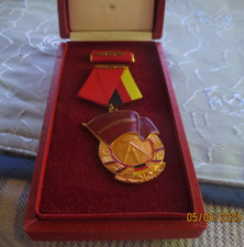 DDR Medaille Anstecknadel
