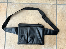 ..:: Schwarze Leder Hüfttasche / Bauchtasche / Hipbag