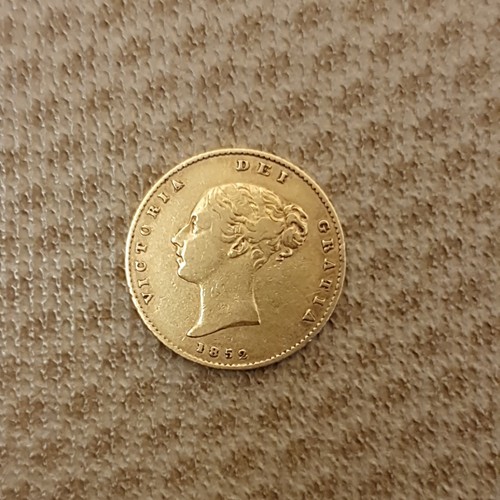 22ct gold half sovereign - half,