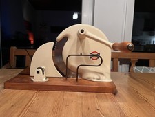 Antike Brotschneidemaschine