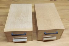 HAN Holz Karteikasten A7 quer, 500-900 Karten, bestückte Karten sind beschrieben