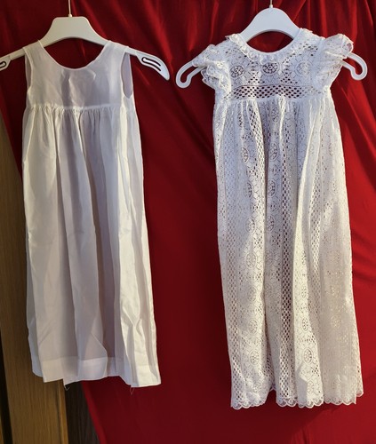 Taufkleid und taufkissen - und,