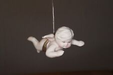 fliegender Porzellan Engel zum Aufhängen weiß gold *** 1 Flügel abgebrochen