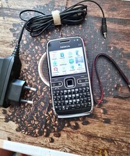 Nokia E71 Navi Smartphone (6 cm (2,3 Zoll) Display, Bluetooth, 5 Megapixel Kamer