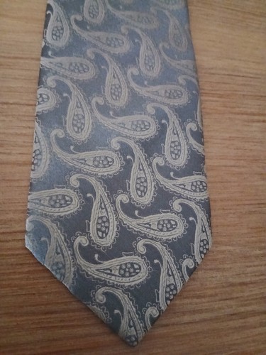 Eine feine designer krawatte - eine,