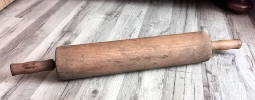 Großes uraltes rollholz - großes,