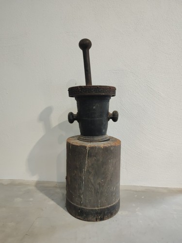 Riesiger antiker bronze eisen - riesiger,
