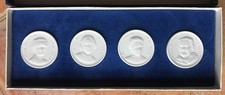 DDR 4x Porzellan Medaille