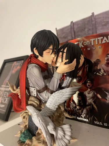 Attack titan figur mikasa - titan,