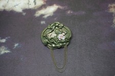 ansprechende + aufwändig verzierte Fimo Brosche mit Kettchen + Paua Muschelstück