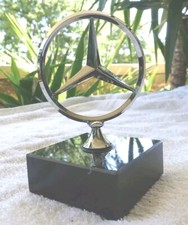German - Mercedes Stern Briefbeschwerer mit Marmorsockel 