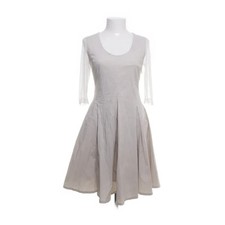 Myrine Antwerp, Kleid