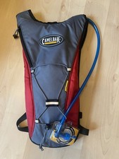 camelbak Trinkrucksack classic in Grau-Rot