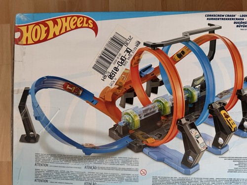 Hot wheels action corkscrew - hot,