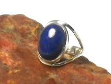 Blauer ovaler Lapislazuli