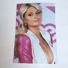 PARIS HILTON : 10 X 15 CM.GLAMOUR..SCHAUSPIELERIN...#4...GOLDENE HIMBEERE