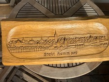 Massives Holzrelief