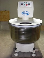Diosna Spiralkneter SP 120 mit VA Spirale und VA Kessel. Neue Lager, Riemen usw.