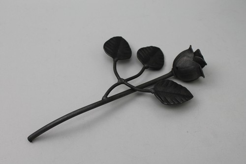 Rose mit blättern aus eisen - blättern,