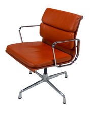Herman Miller Charles & Ray Eames Aluminium Chair EA 207 Softpad Leder Cognac