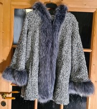 Ausgefallene Kapuzenjacke mit