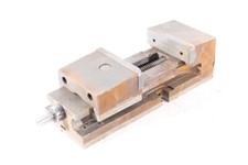 alter Maschinenschraubstock