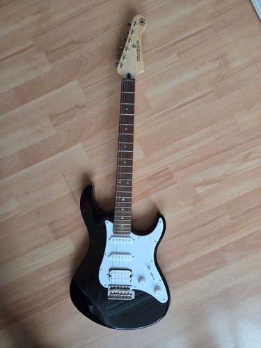 Yamaha pacifica - pacifica, 012