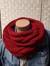 Trendy Loop Dunkles Rot Strick