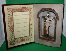 Dekorationsfigur Heiliger Michael im Buch 22,5 cm x 15,5 cm x 5 cm bordeaux