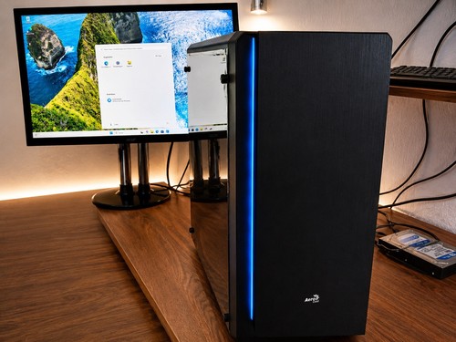 Gamer mit monitor - pc, 27"
