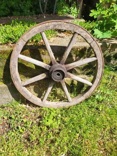 Altes wagenrad leiterwagen - altes,