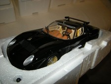 1:18 Kyosho Lamborghini Miura SVR black/gold in OVP