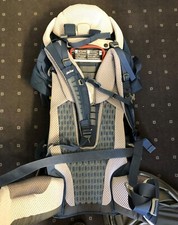 Kindertrage, Kraxe, blau, Marke deuter