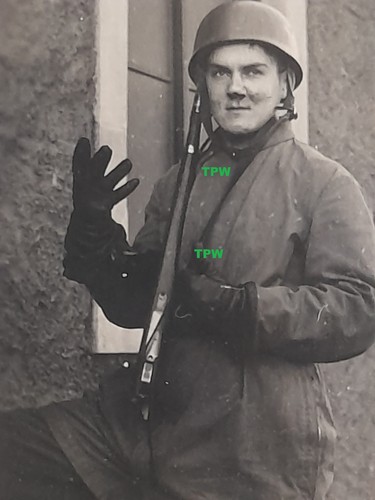 Fallschirmjäger - , im